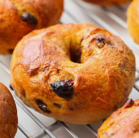 Cinnamon-Raisin Bagel
